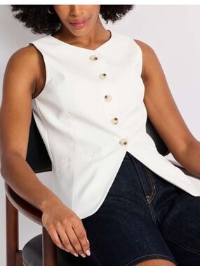 Skies are blue white vest new size small yoga